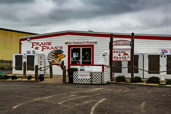 Frank & Fran's Fishing Tackle Shop in Avon, North Carolina