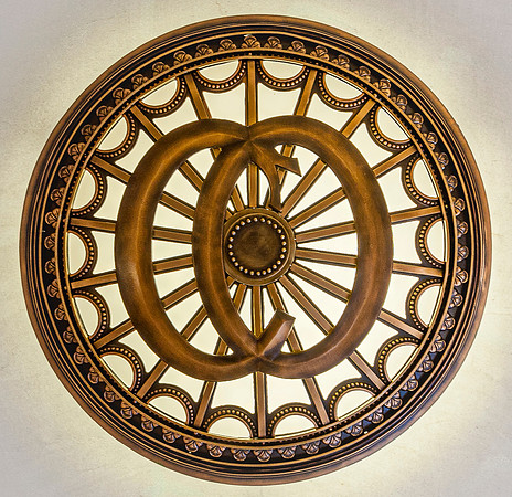 Decorative Metal Plate with Interlocking Design
