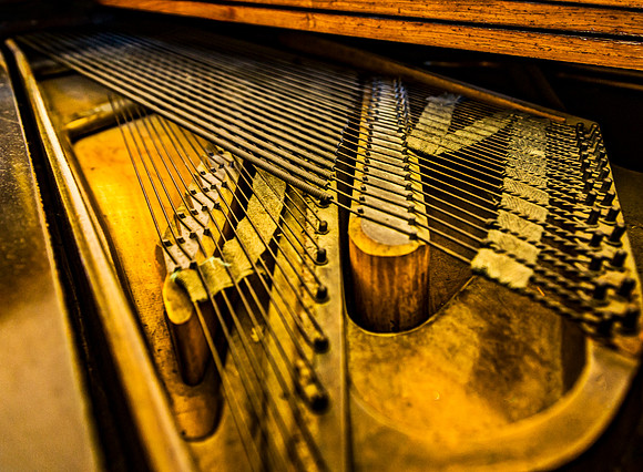 Inside an Old Piano: Strings and Hammers