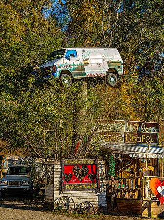 Hillbilly Hot Dogs Roadside Attraction
