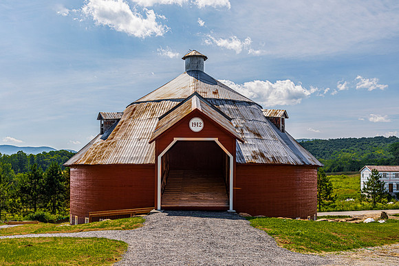 Historic Round Barn, Potton, Quebec